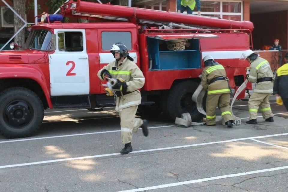 Пч 22. Пожарная часть Краснодар. Пожарная часть 1 Краснодар. Новые пожарные в Краснодаре. Пожарники Краснодар фото.