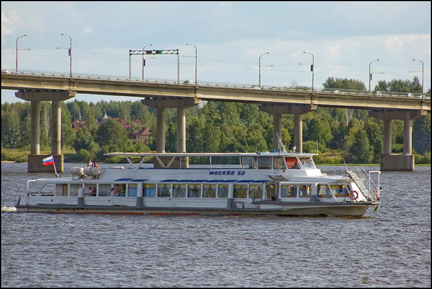 Причал волга 2. Теплоход Москва 52 Кострома. Кострома Борщино теплоход. Теплоход Москва в Костроме. Теплоход у Костромы на Волге.