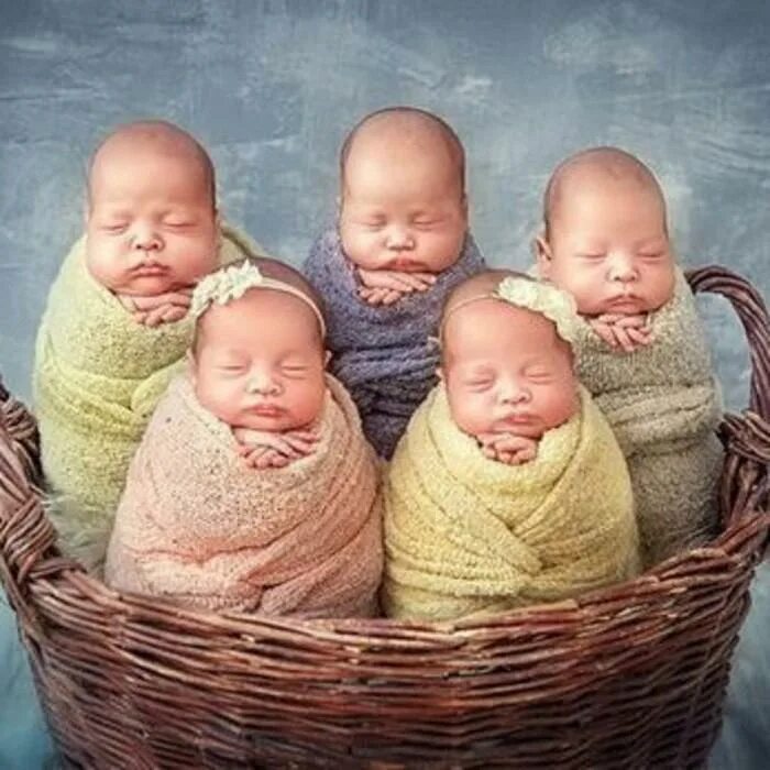 куча детей. много детей.