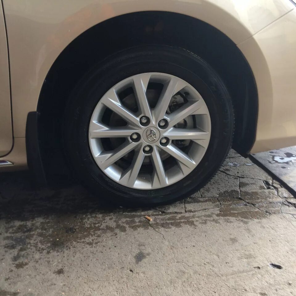 Тойота камри размер дисков r16. Диаметр колеса камри 70. Шины тойота камри размер 16. Camry 70 r18. Размер шин camry.