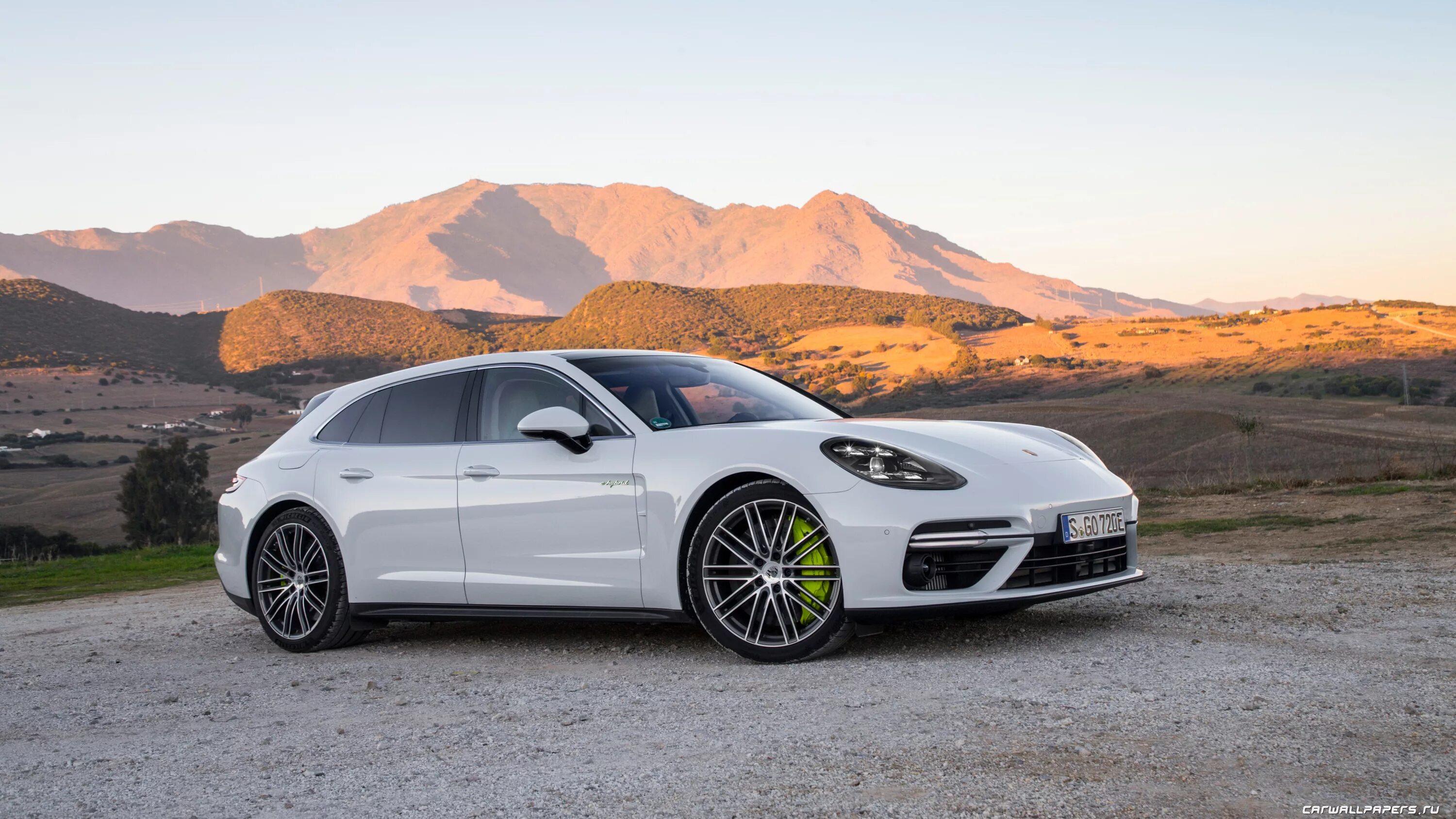 Panamera e hybrid. Порше Панамера турбо s 2021. Порше Панамера турбо s 2018. Porsche Panamera Turbo s e-Hybrid. Porsche Panamera Turbo s e-Hybrid Sport Turismo.