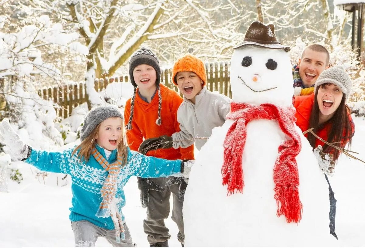 Проведите новогодние каникулы. Зимние каникулы. Зимние развлечения. Зима для детей. Зимний лагерь для детей.