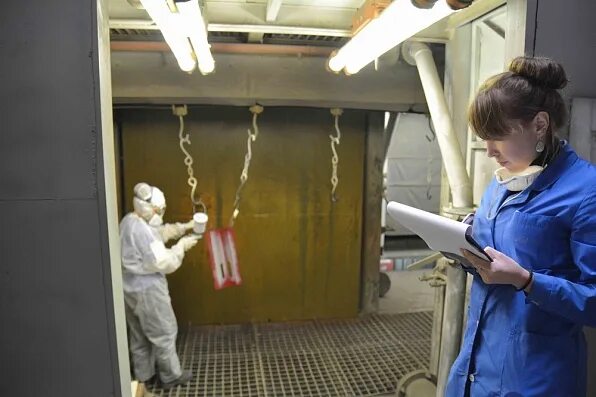 Маляр мытищи. Центр автомасел хабаровск. Маляр мытищи. Маляр порошковой краски. Мытищи улица коммунистическая 25г.