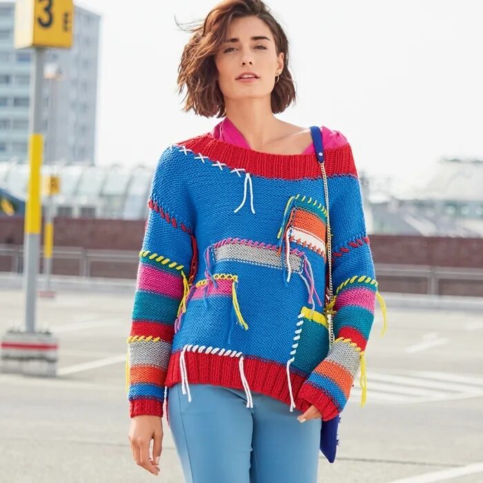 Яркие джемпера. Яркий вязаный джемпер. Яркий свитер. Яркий свитер. Модные яркие свитера.
