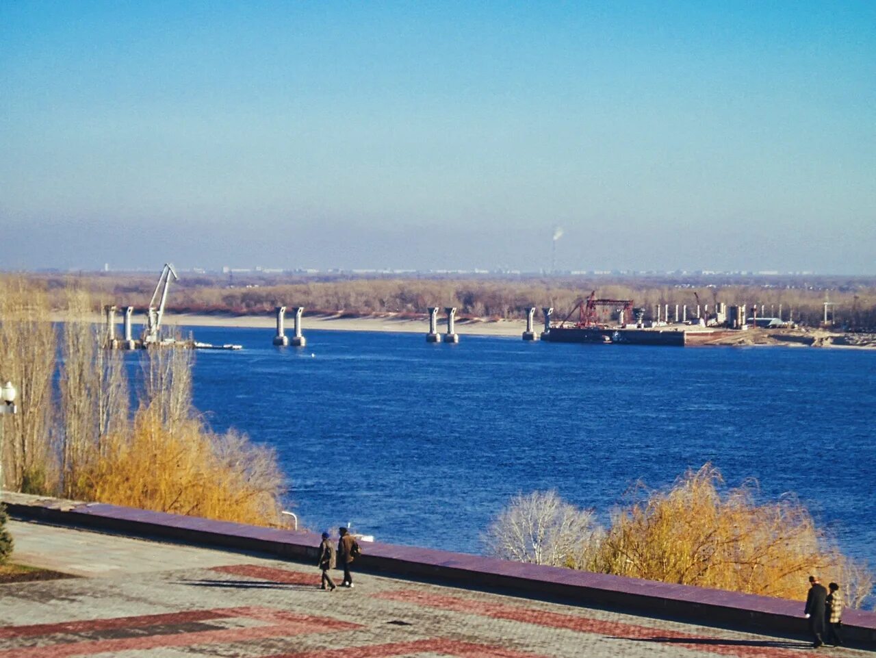 Волгоград 2005 год. Набережная Волгоград. Волгоград i. Волгоград 2005 год фото. Инди волгоград