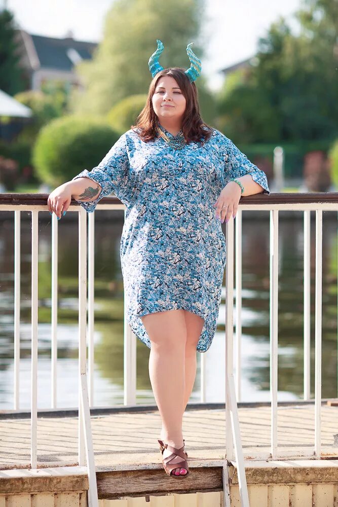 Пожилая женщина в облегающем. Пухлая учительница. Большие женщины в возрасте. Пухлая учительница. Пухлая учительница.