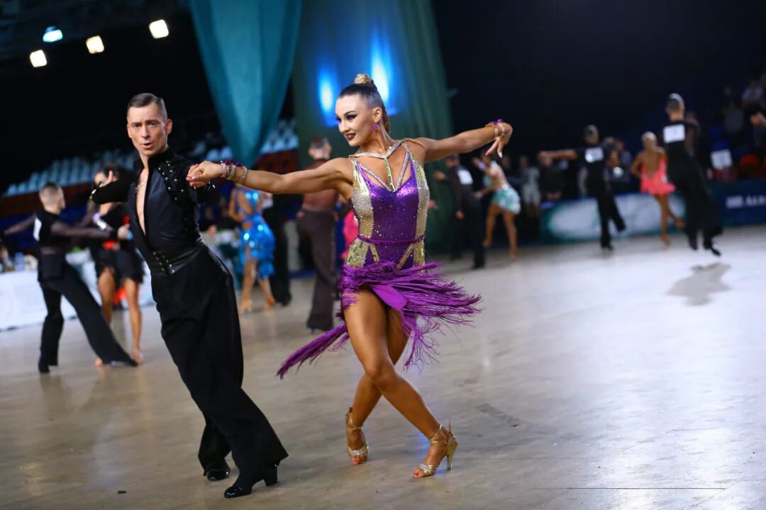 данс тайм бальные танцы. фтсарр акробатический рок-н-ролл. вфтсарр чемпионата россии по танцевальному спорту ансамблям 2023 года.