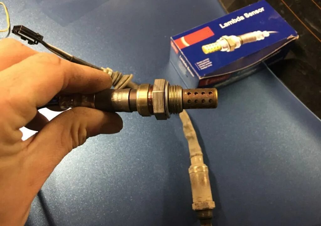 Почему выходит из строя лямбда зонд. Лямбда denso bosch. как устроен лямбда зонд. сигнал кислородного датчика. неисправный лямбда зонд.