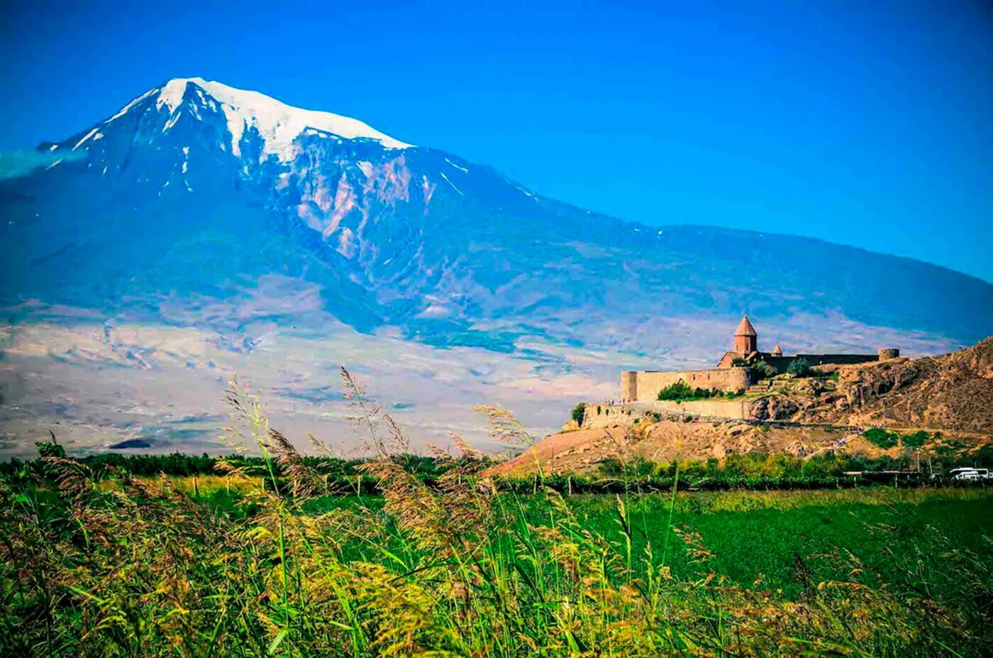 Знать армении. Хор Вирап Армения. Гора Арарат в Армении. Гора Арарат с Араратской Долиной. Горы Армения Татев.