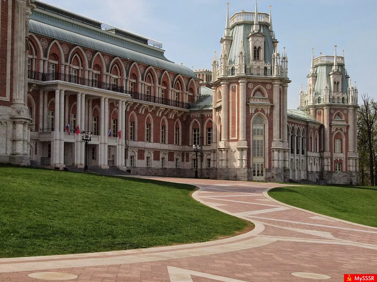 Дворец царицыно в москве. Парк Царицыно большой Царицынский дворец. Царицынский дворец Баженова. Усадьба Царицыно Баженов. Парк Царицыно дворец Екатерины.