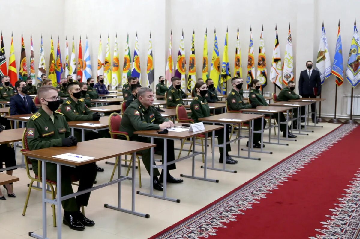 Укажите название военного учебного заведения. Военный университет Министерства обороны Российской Федерации. Военная Академия на Красноказарменной Москва. Министерство обороны РФ правовой диктант.