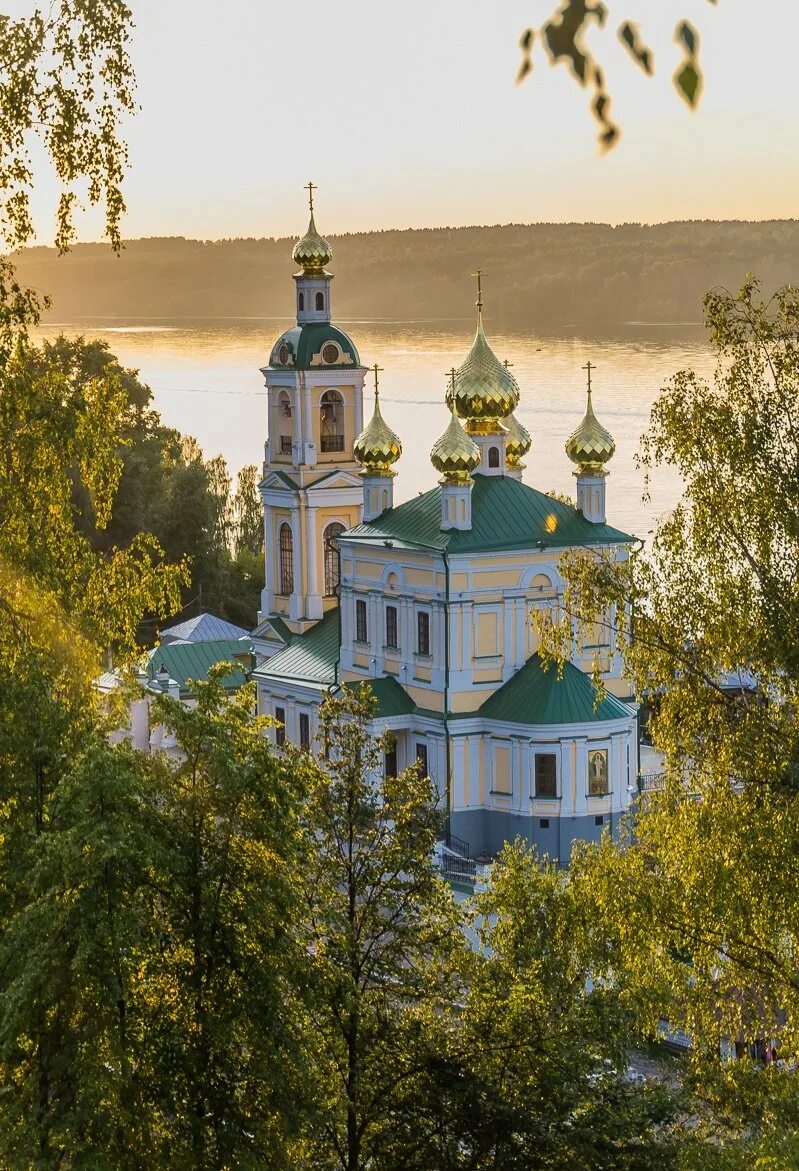 Город Плес Ивановской области. Город Плес Ивановской области достопримечательности. Плёс Ярославская область. Поселок Плес Ивановская область.