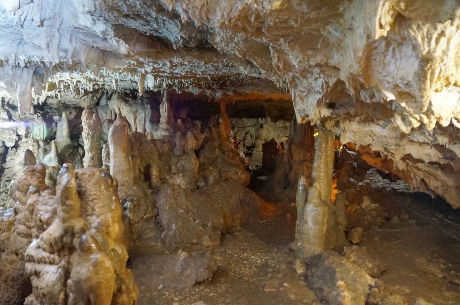 лагонаки хаджохская пещера. пещера нежная. лагонаки азишская пещера. лаго наки солевые пещеры.