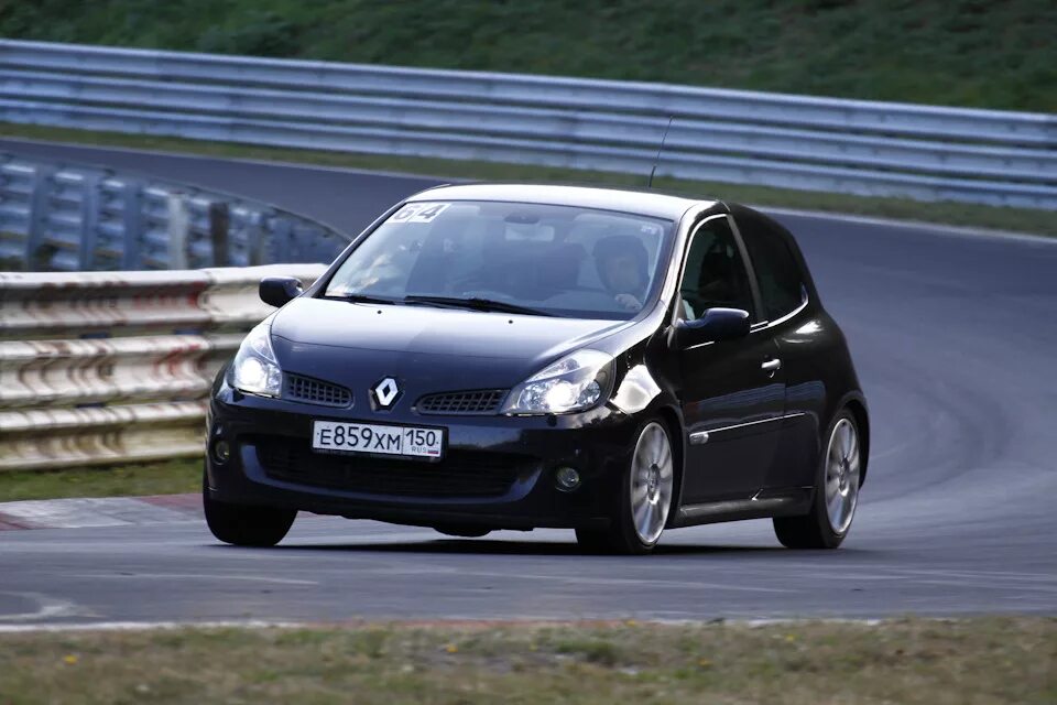 Renault Clio 3. Рено Клио купе. Рено Клио 3 купе. Рено Клио черная.