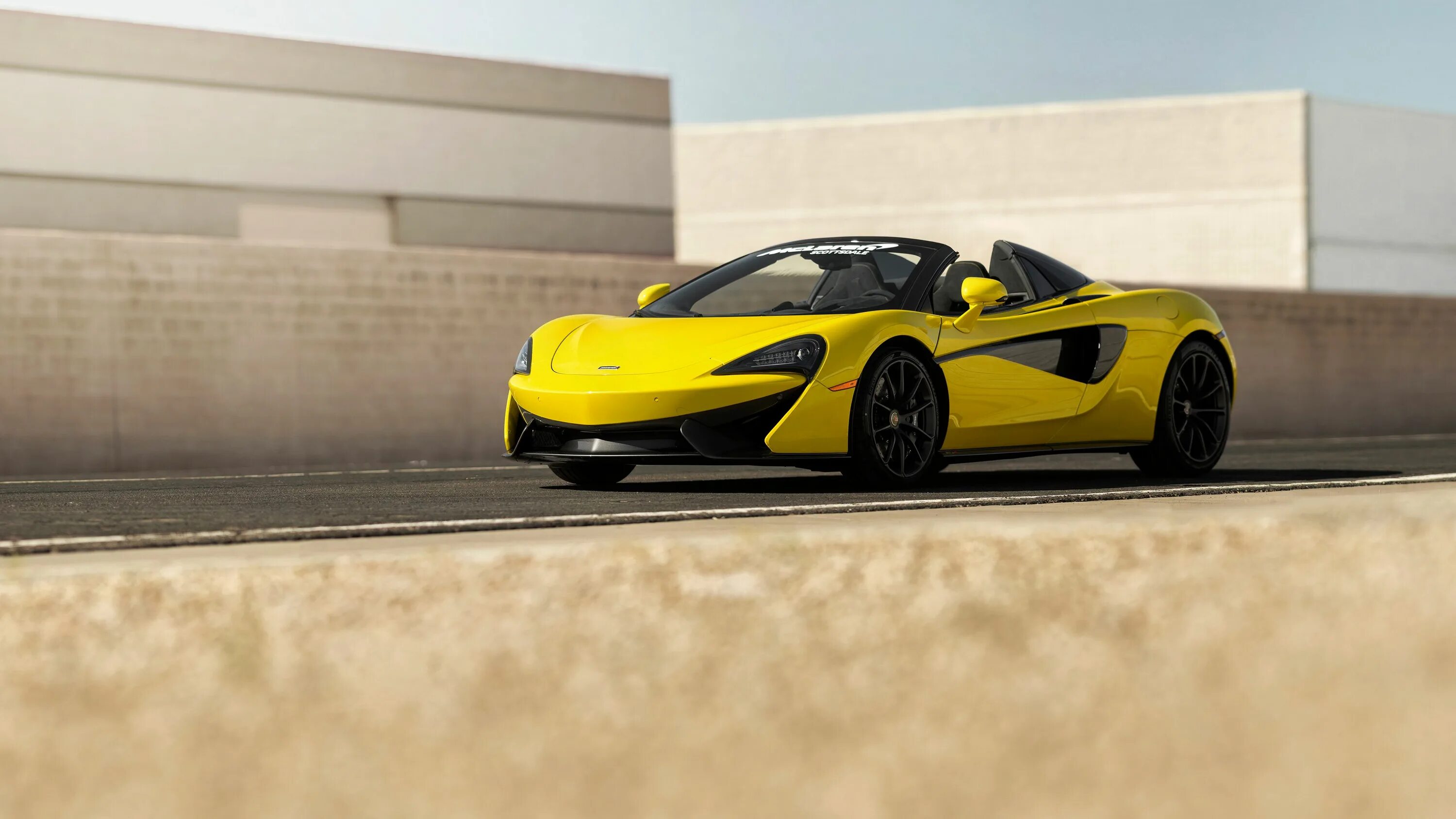 MCLAREN 570s Coupe. Макларен 570 s Спайдер 2018. MCLAREN 570 желтый. Ттд спайдер