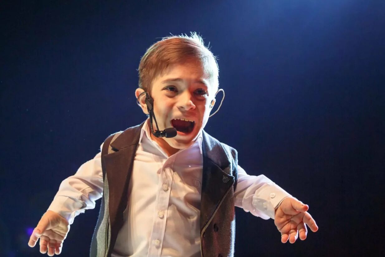 Арслан сибгатуллин священная война. Шоу голос дети рутгер гарехт. Исполнение мальчика. Священная война арслан сибгатуллин 4. Вставай страна огромная арслан сибгатуллин.