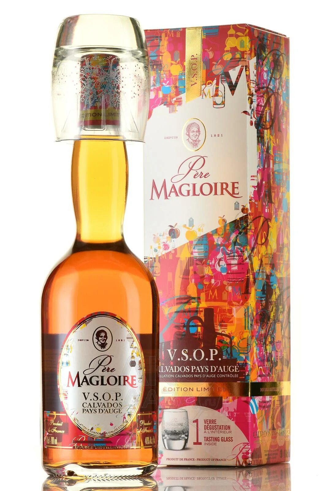 Кальвадос Пьер Маглуар VSOP. Кальвадос Pere Magloire VSOP 0.7. Pere Magloire VSOP Calvados. Кальвадос Pere Magloire 0,7 л. Magloire 0.7