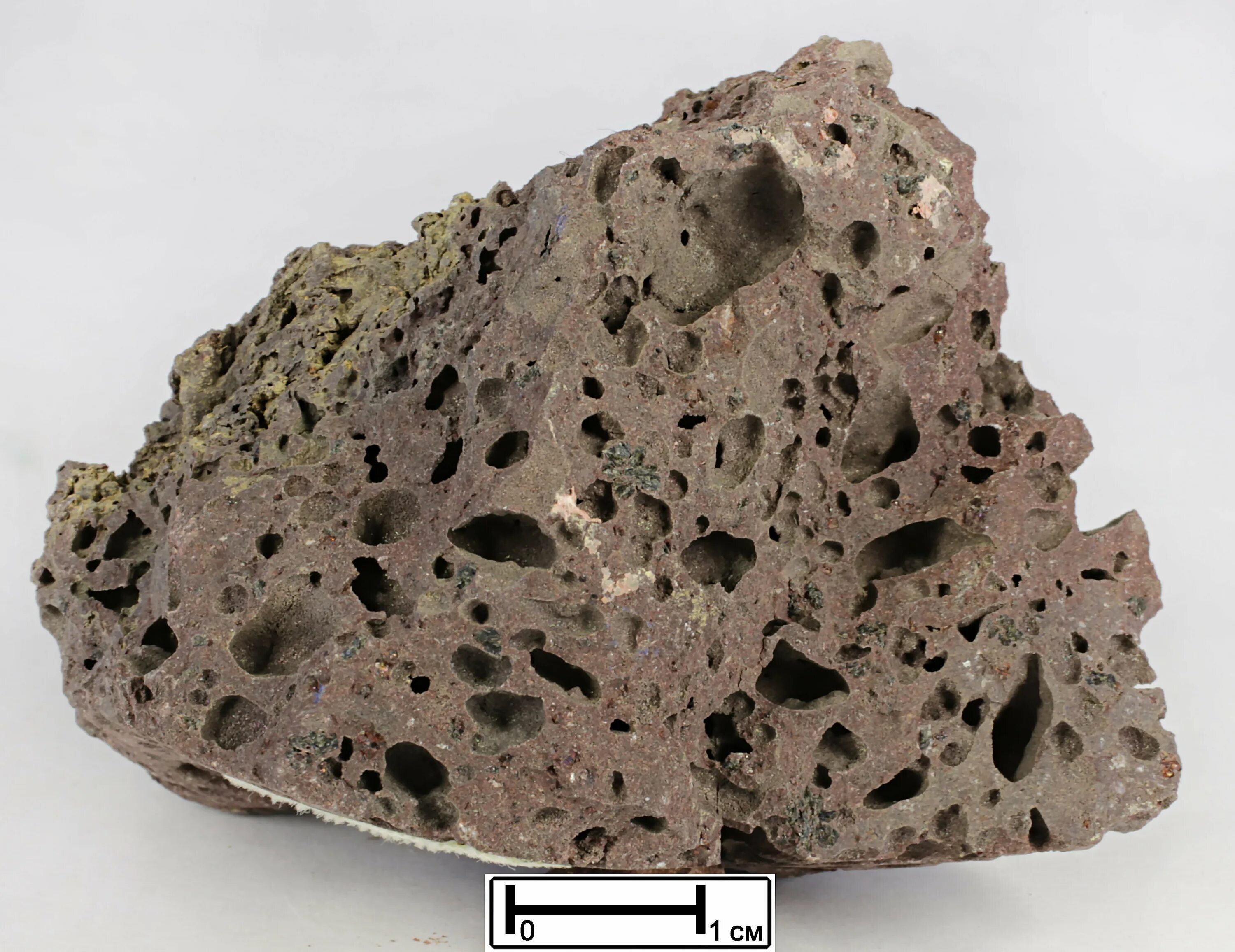 Базальт это минерал. Вулканический базальт камень. Базальт афировый. Толеитовый базальт. Гранит, базальт, вулканический туф.