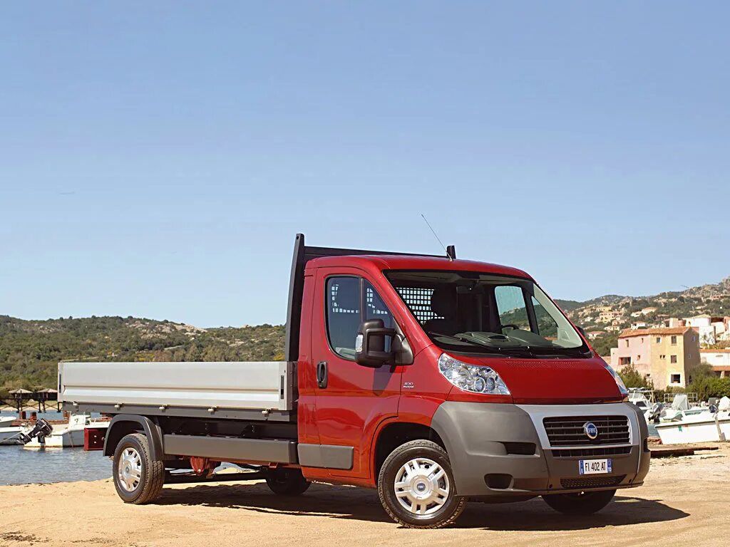 Фиат дукато грузовой. Fiat Ducato бортовой. Фиат Дукато грузовик бортовой. Малотоннажные фургоны Фиат Дукато.