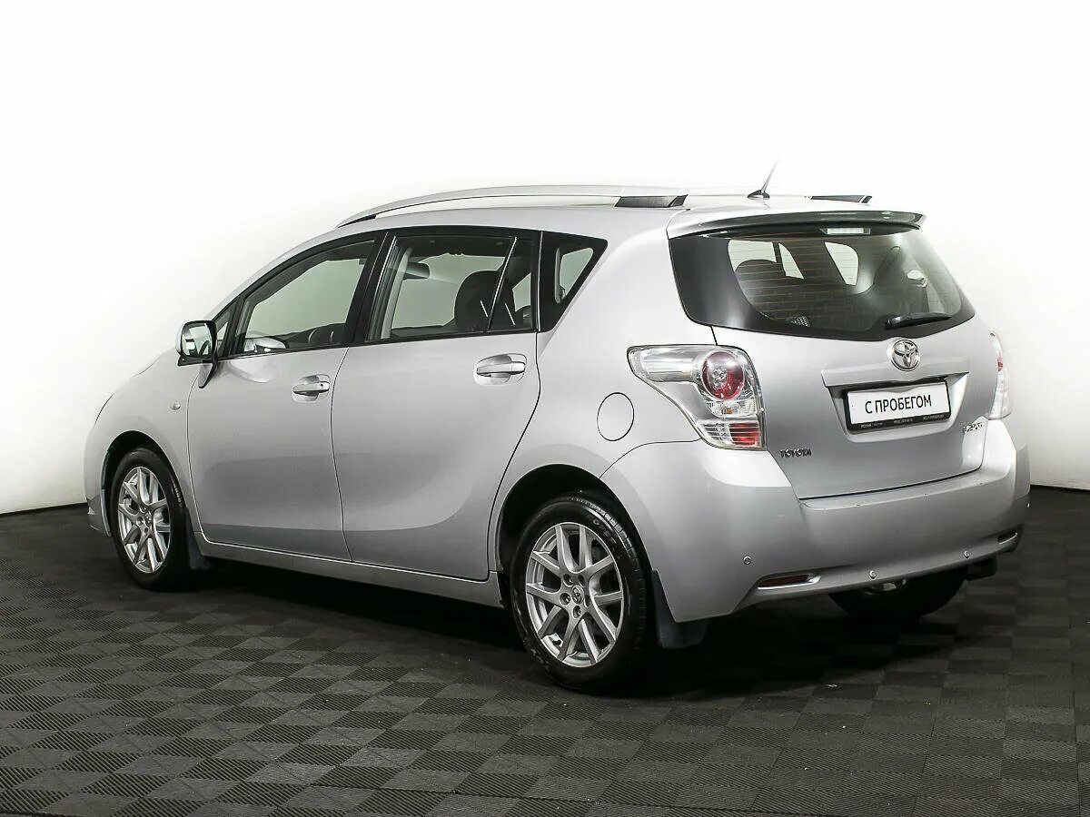 тойота версо 1. 8 cvt. Toyota verso 2011. тойота версо 2011г штатное двд. тойота версо компактвэн.