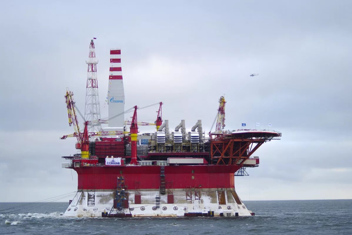 Млсп приразломная кессон. Млсп приразломная. Буровая платформа приразломная. Млсп «приразломная» в баренцевом море. Приразломная нефтяная платформа.