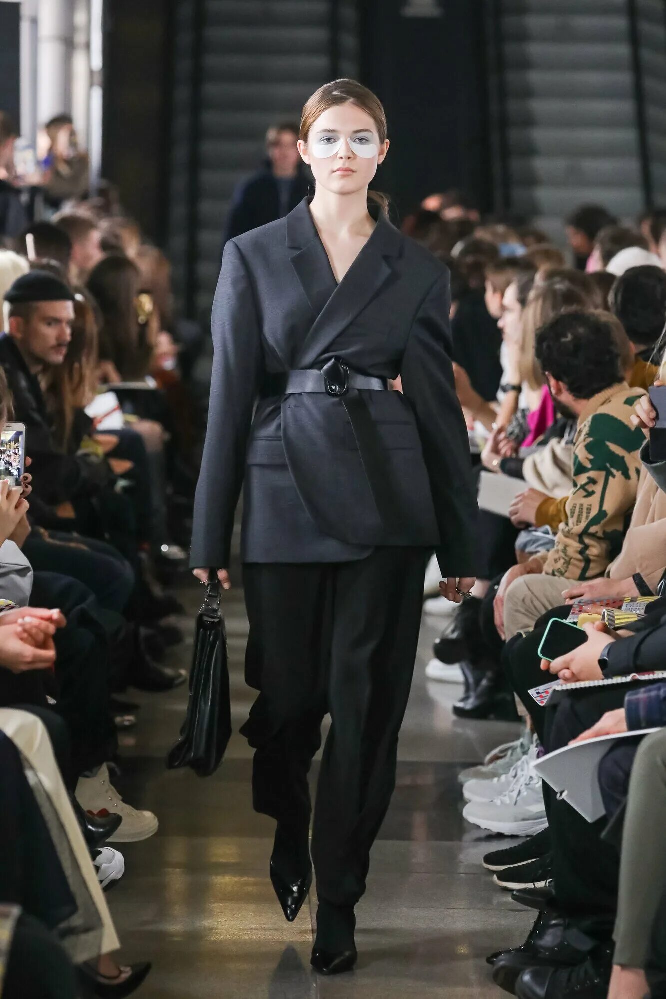 Московская неделя моды 2022 beena. Неделя моды в москве модели. Неделя моды в москве модели. Юдашкин показ 2023. Московская неделя моды в москве 2022.