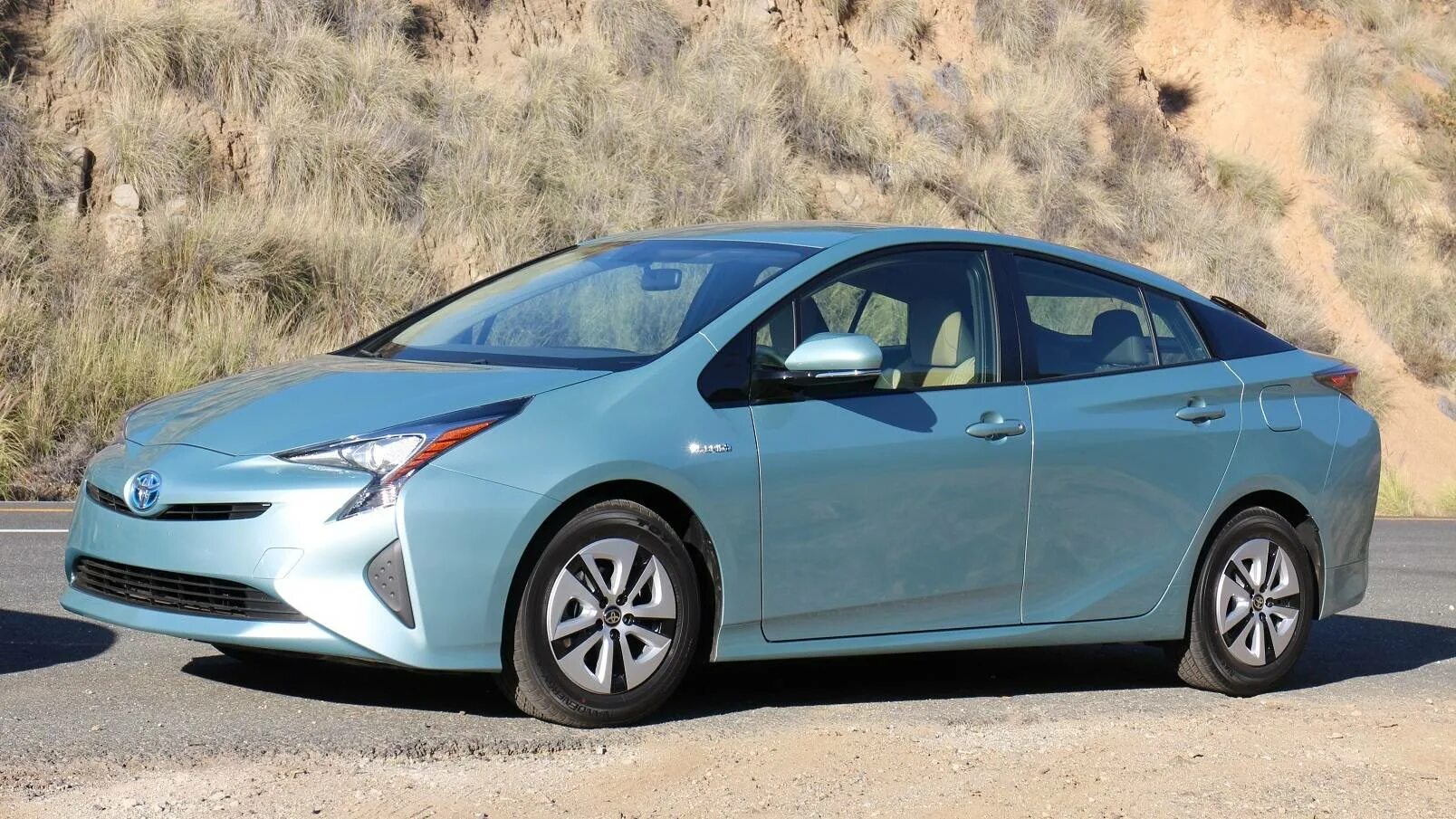 Toyota Prius 2016. Toyota Prius Hybrid 2016. Тойота Приус 2016г. Тойота Приус v 2016. Тойота гибрид 2016