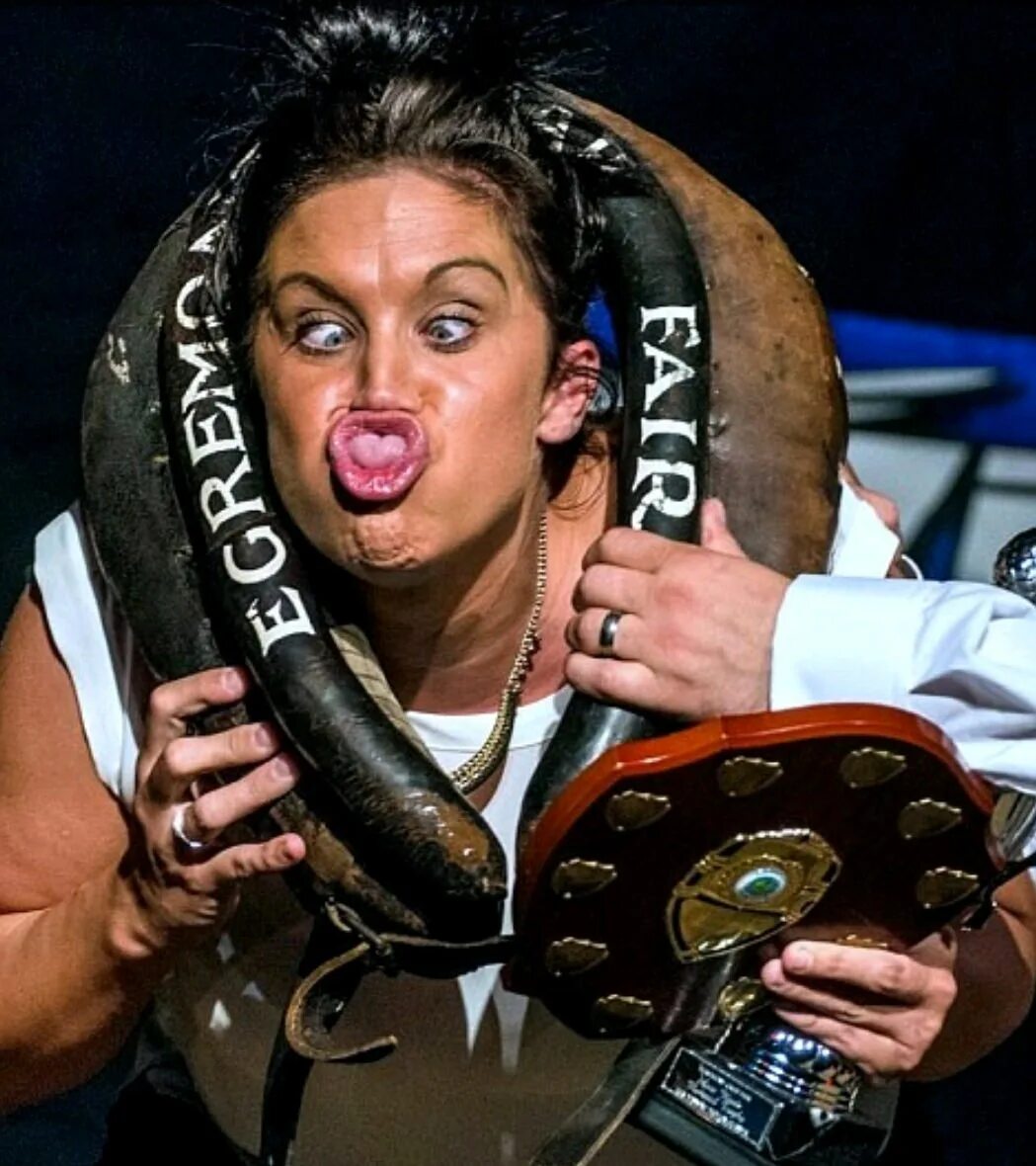 Делать гримасы. World Gurning Championships в Великобритании. Чемпионат по кривлянию в Англии.