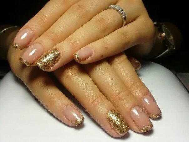 Essie Luxeffects 2014 -glitterlakat Gold glitter nails, Gold nails, Fancy nail a
