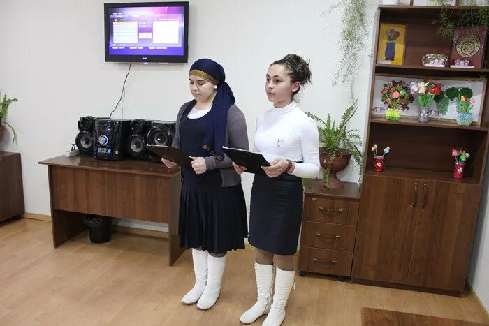 Ингушетия малгобек время. Городская библиотека малгобека. 16 школа г малгобек. работники администрации города малгобек. красивые девушки малгобек.