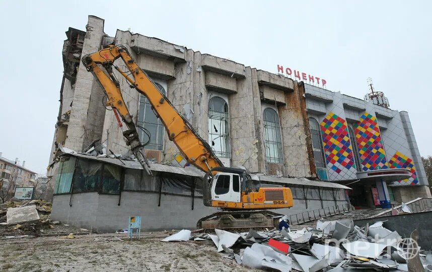 Затон снос. Судостроительная ул. 5. Судостроительная ул. Снос здания фото.