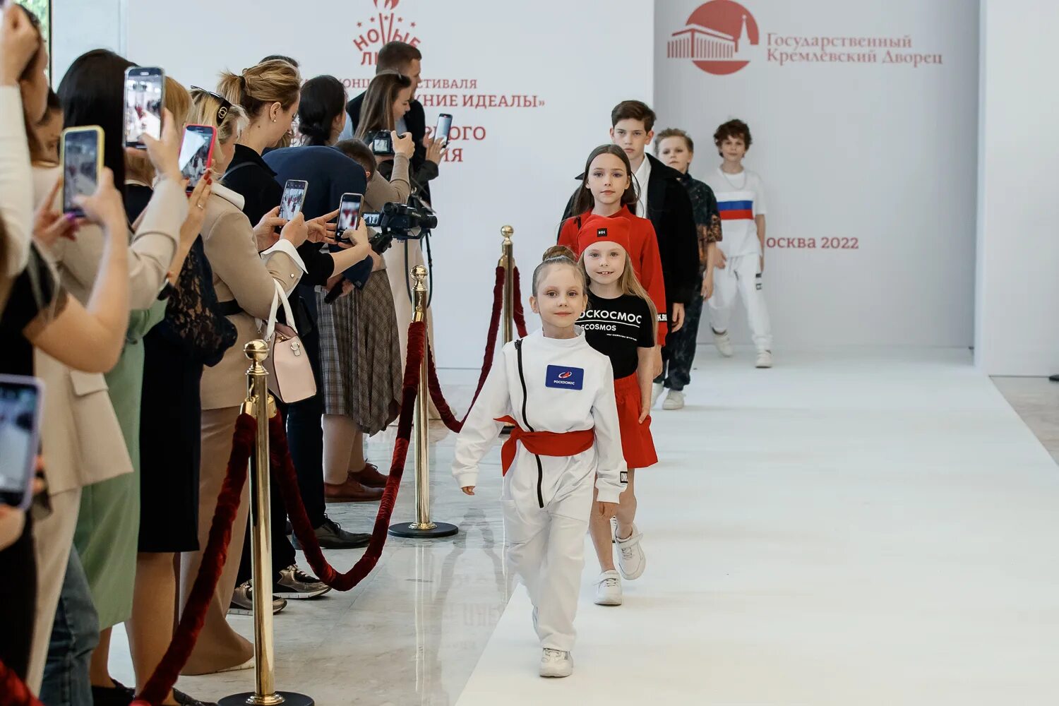 Деми мур канны 2024. Каннский кинофестиваль 2017. Открыли гала. Открыли гала. Открыли гала.