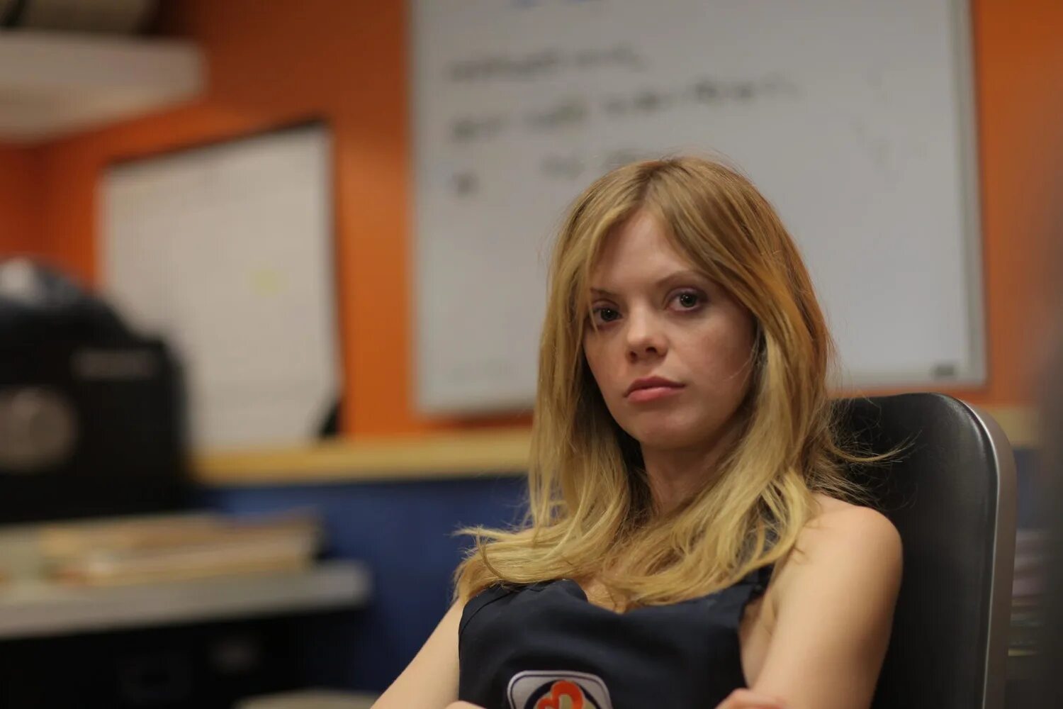 Повиновение 2012. Дрима уокер повиновение. Dreama walker in compliance 2012. Повиновение 2012. Dreama walker эксперимент повиновения.