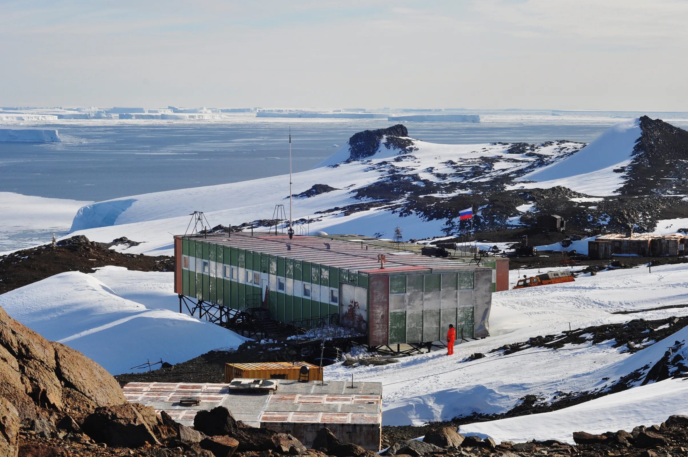 Первые антарктические станции. Станция Бэрд Антарктида. Станция Прогресс в Антарктиде.