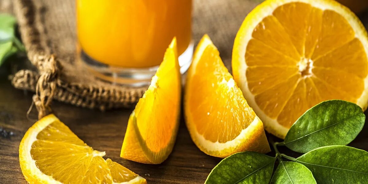 Апельсин повышает сахар. Апельсины на рабочий стол. Цитрусы фон. Цитрусы происхождение. Апельсиновый лимонад.