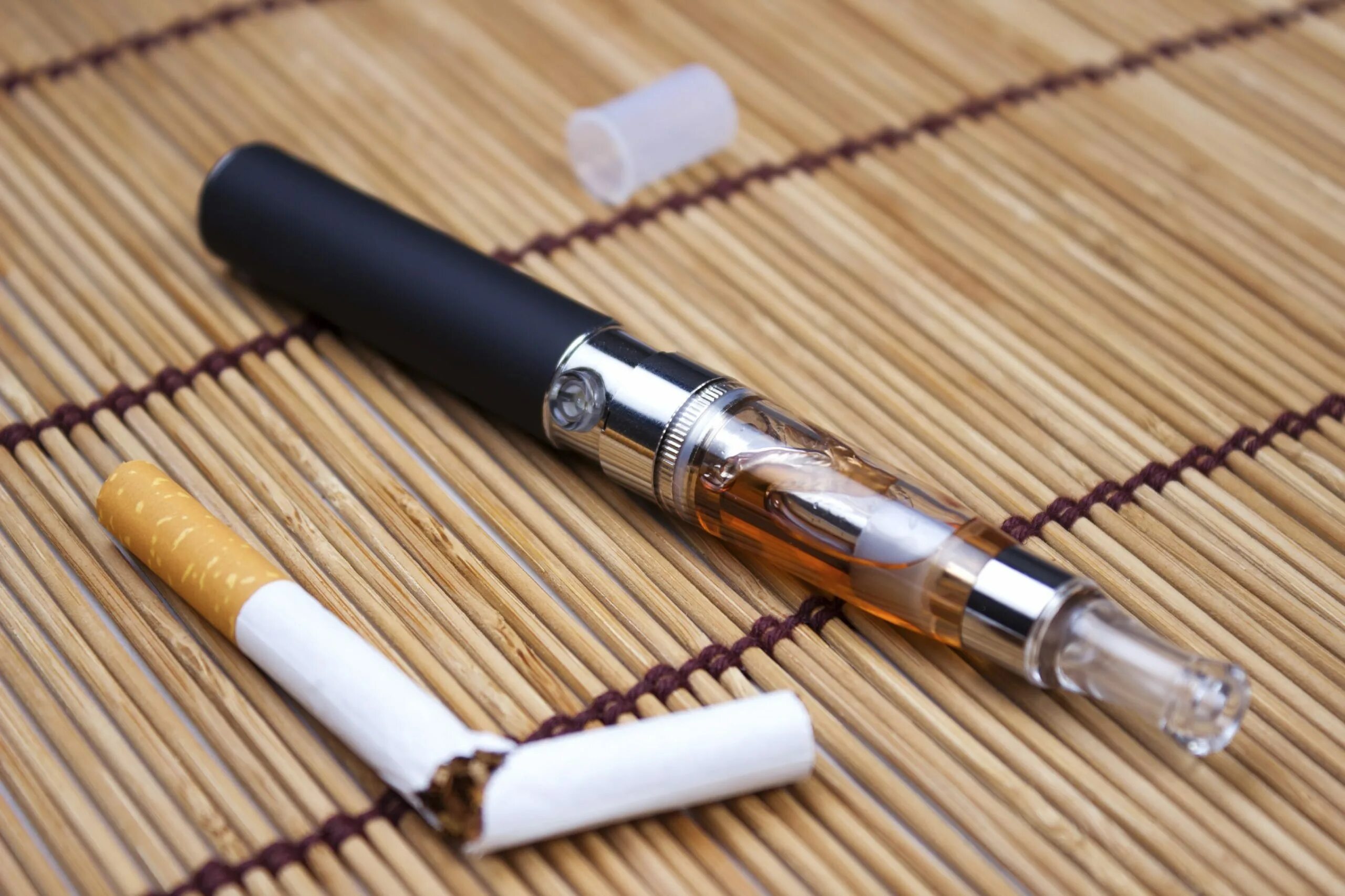 Электронная сигарета e-Health e-cigarette, the one. Элек сигареты. Электронная сигарета палочка. Сигареты есть.