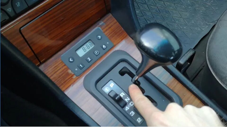 Акпп 124. Селектор акпп мерседес 124. мерседес 124 кузов автомат селектор. селектор скоростей мерседес 124. накладка селектора акпп w124.