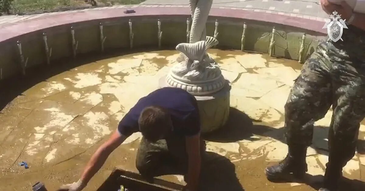 Убило током в воде. Девочку ударило током в фонтане. девочку убило током в фонтане.