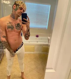 Aaron Carter shared a picture of his penis on social media. instagram.com/a...