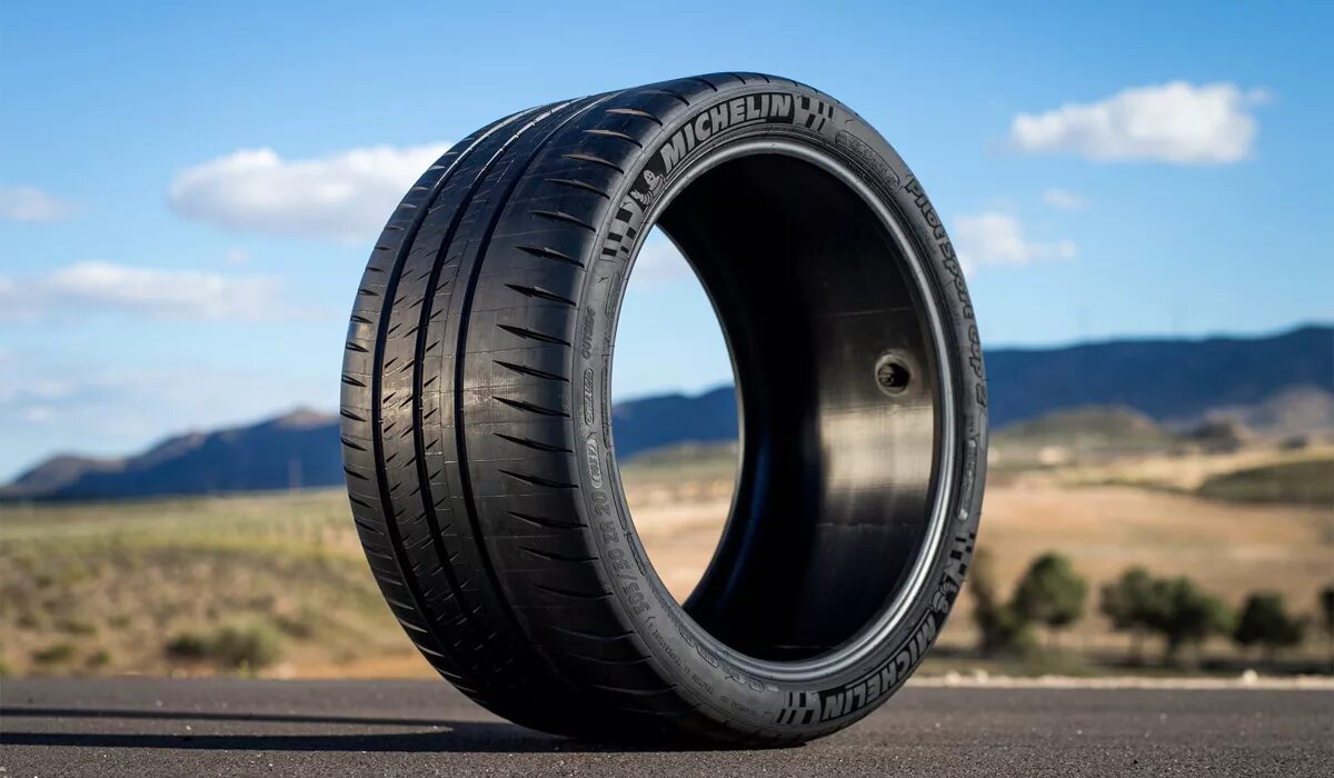 Где можно найти колесо. Michelin Pilot Sport Cup 2 connect. Мишлен пилот спорт 2. Michelin Pilot Sport Cup 2 r. Michelin Pilot Sport Cup 2 (полуслики).