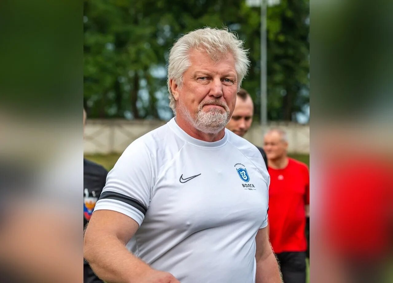 Атрибуты спортивного врача. Врач занимается спортом. Врач футбольной команды. Врач футбол. Александр костюченков москва.