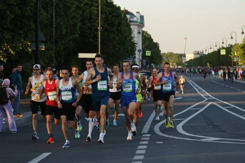Марафон питер. Санкт петербург белые ночи забег. Полумарафон санкт-петербург 2021 белые ночи. Марафон белые ночи спб 2022. Забеги спб «белые ночи» в.