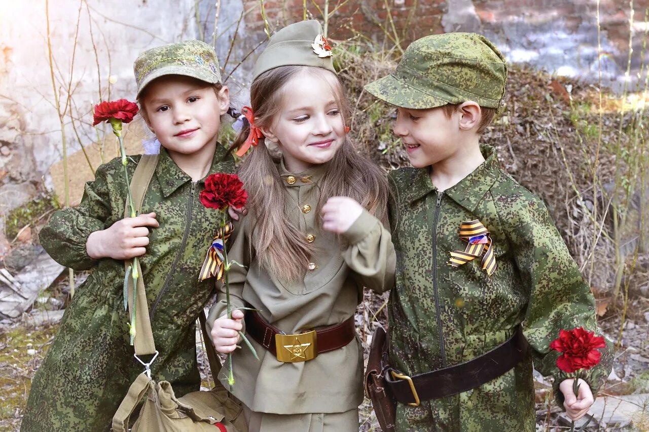 Дети в военной форме. С днём Победы.дети в военной форме. Детская фотосессия в военной форме. Дети в военной форме на 9 мая.