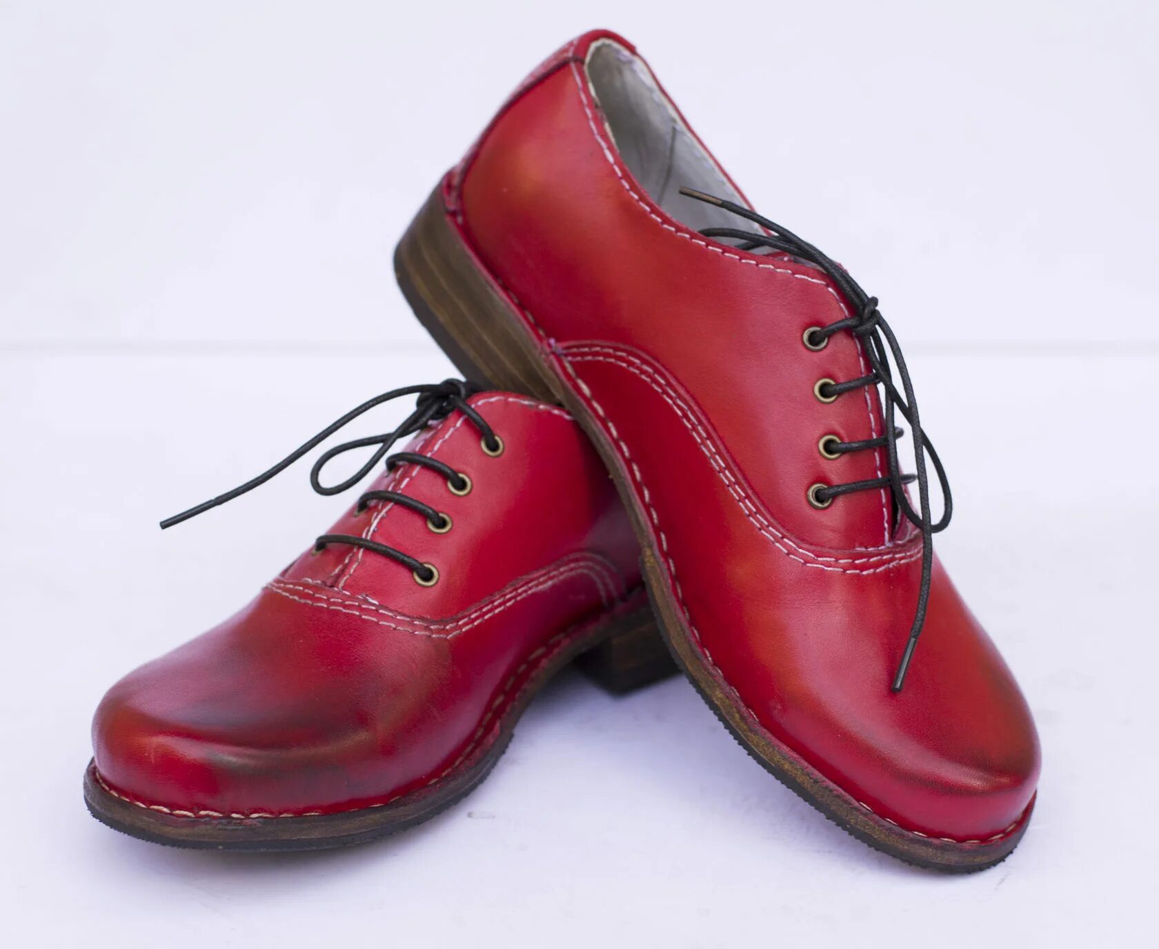 Ботиночки красные детские. Ботинки dockers красные лакированные. Ботинки женские алми красные41111. Кеддо полуботинки женские. Красные полуботинки.