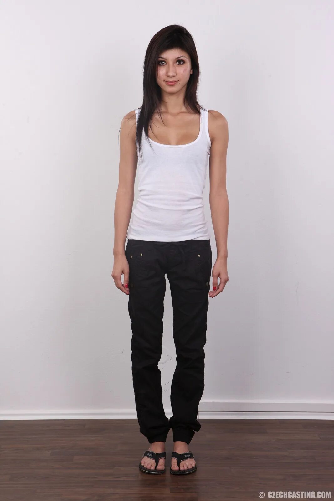 Симпатичная тощая на кастинге. Кастинг худой девушки. Michaela 2182. Eliska. Кастинг худой девушки.