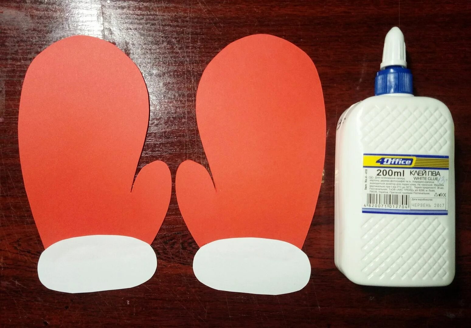 Новогодняя поделка варежк. Новогодняя рукавичка поделка. Новогодняя варежка поделка. Новогодняя варежка. Новогодняя варежка.