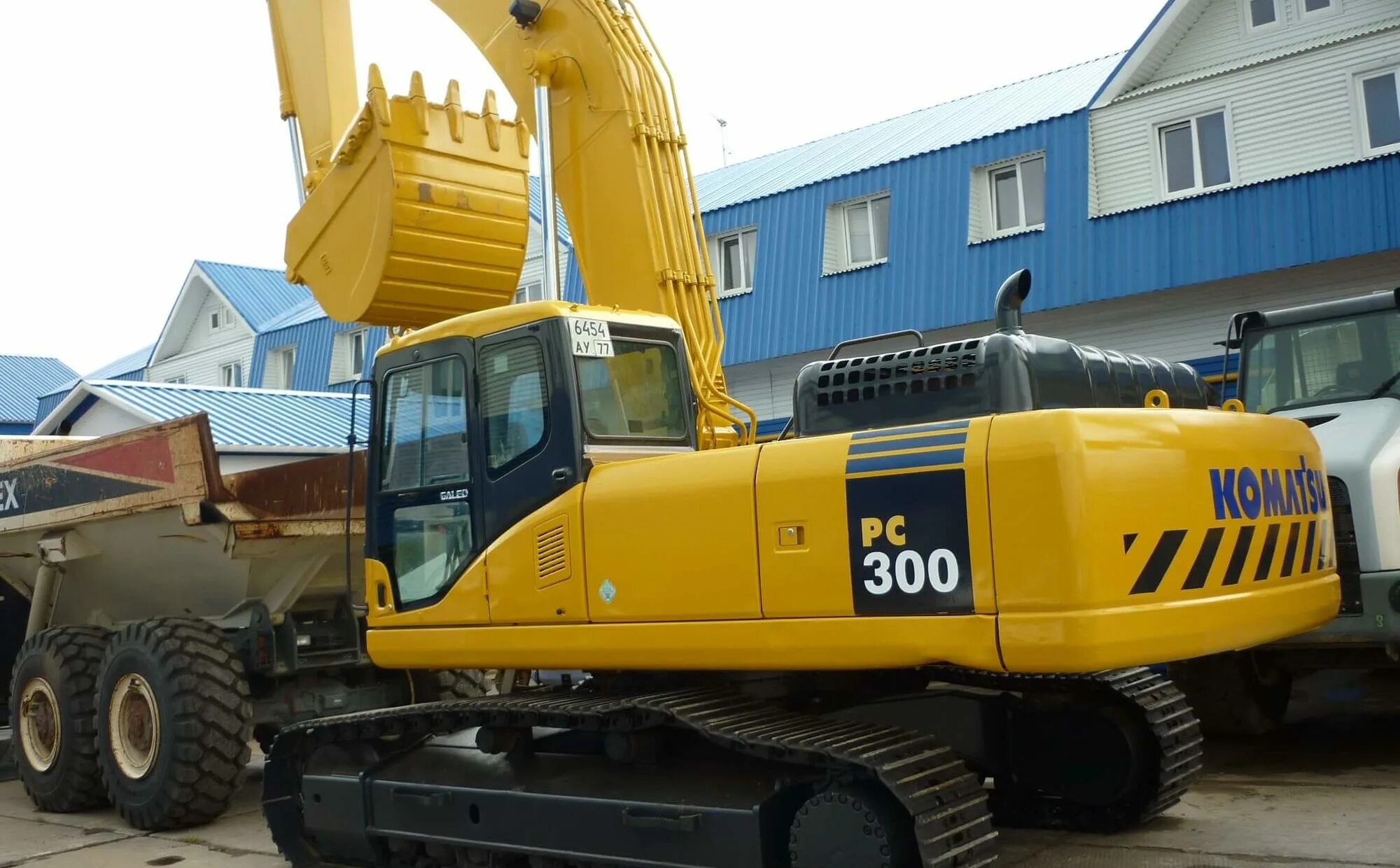 Экскаватор komatsu 300. Комацу рс300lc-8m0. Экскаватор komatsu 300. Коматсу 220 экскаватор. Коматсу пс 300.