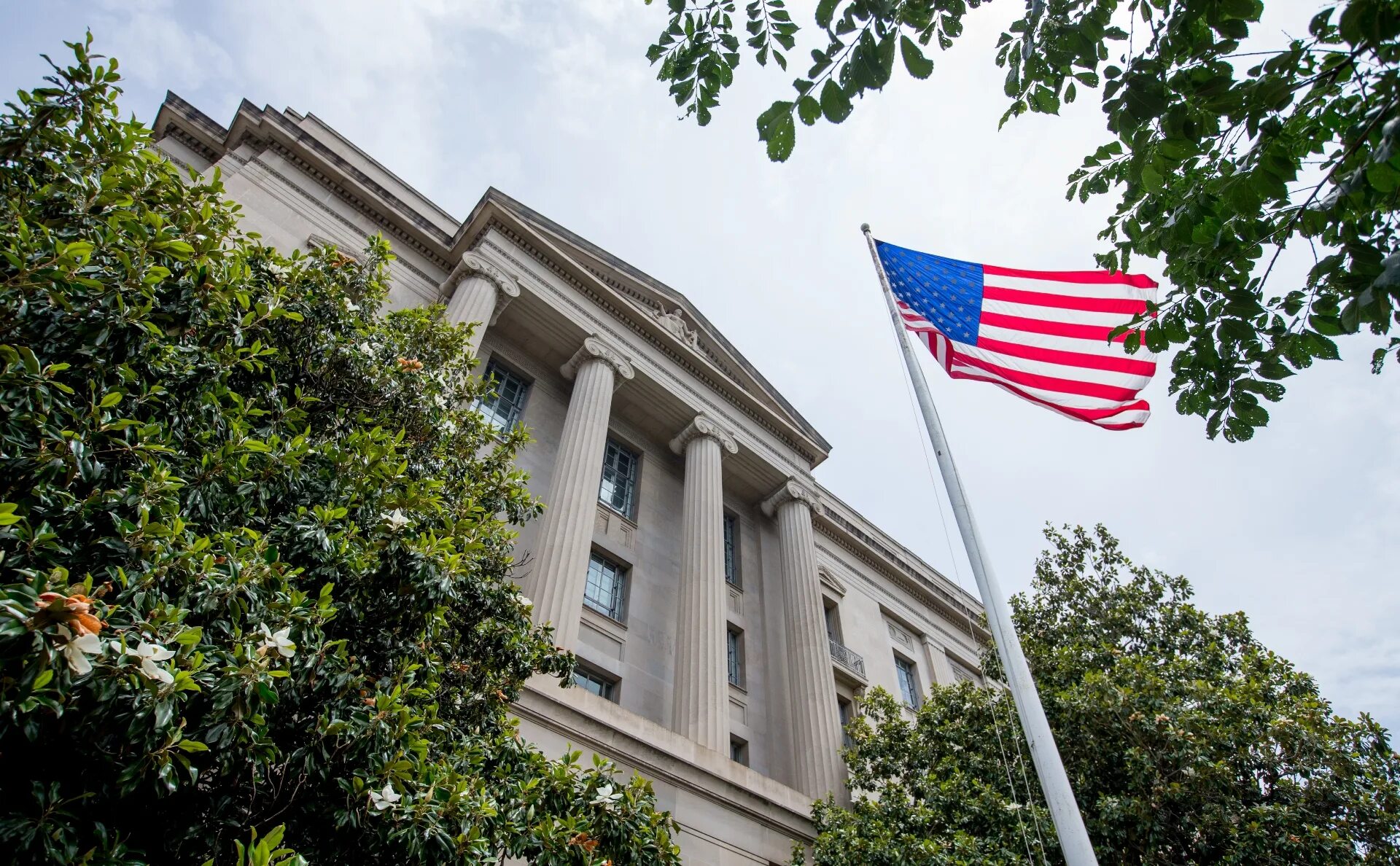 Департамент justice. Американская компания sec. Флаг fema. Комиссия по ценным бумагам и биржам сша. Вашингтон флаг сша.