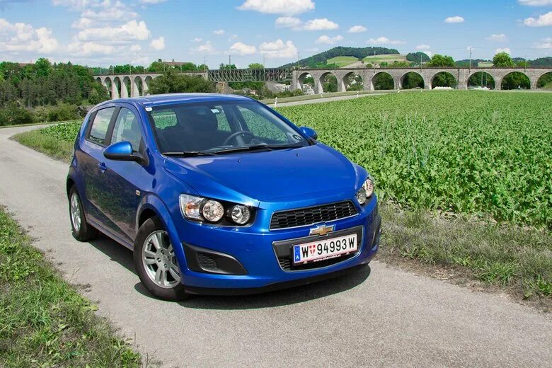 Шевроле Авео 2 поколения. Шевроле Авео 2023. Chevrolet Aveo 2012. Шевроле Авео 2000. Авео купить в омске