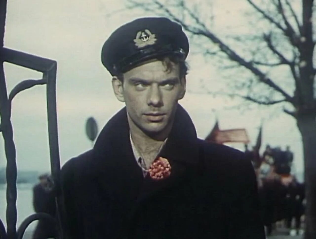 Баталов съемки. Алексей баталов большая семья 1954. алексей баталов большая семья. алексей баталов в фильме большая семья. алексей баталов роли.